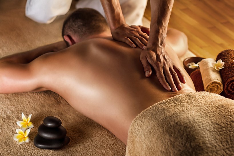 Massagen helfen bei Rückenschmerzen
